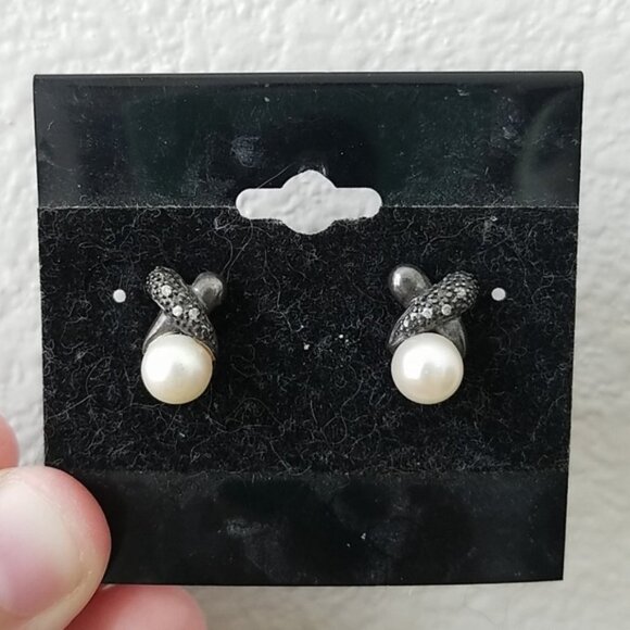 Sterling Silver & Pearl Earrings - Picture 6 of 7